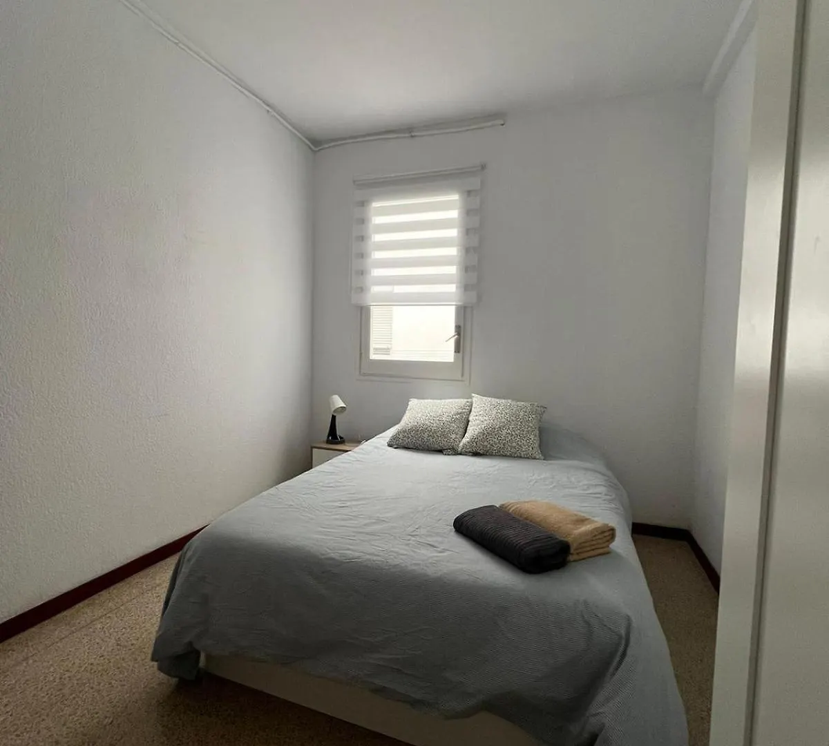 Habitacion Privada En Piso Compartido Lepanto برشلونة
