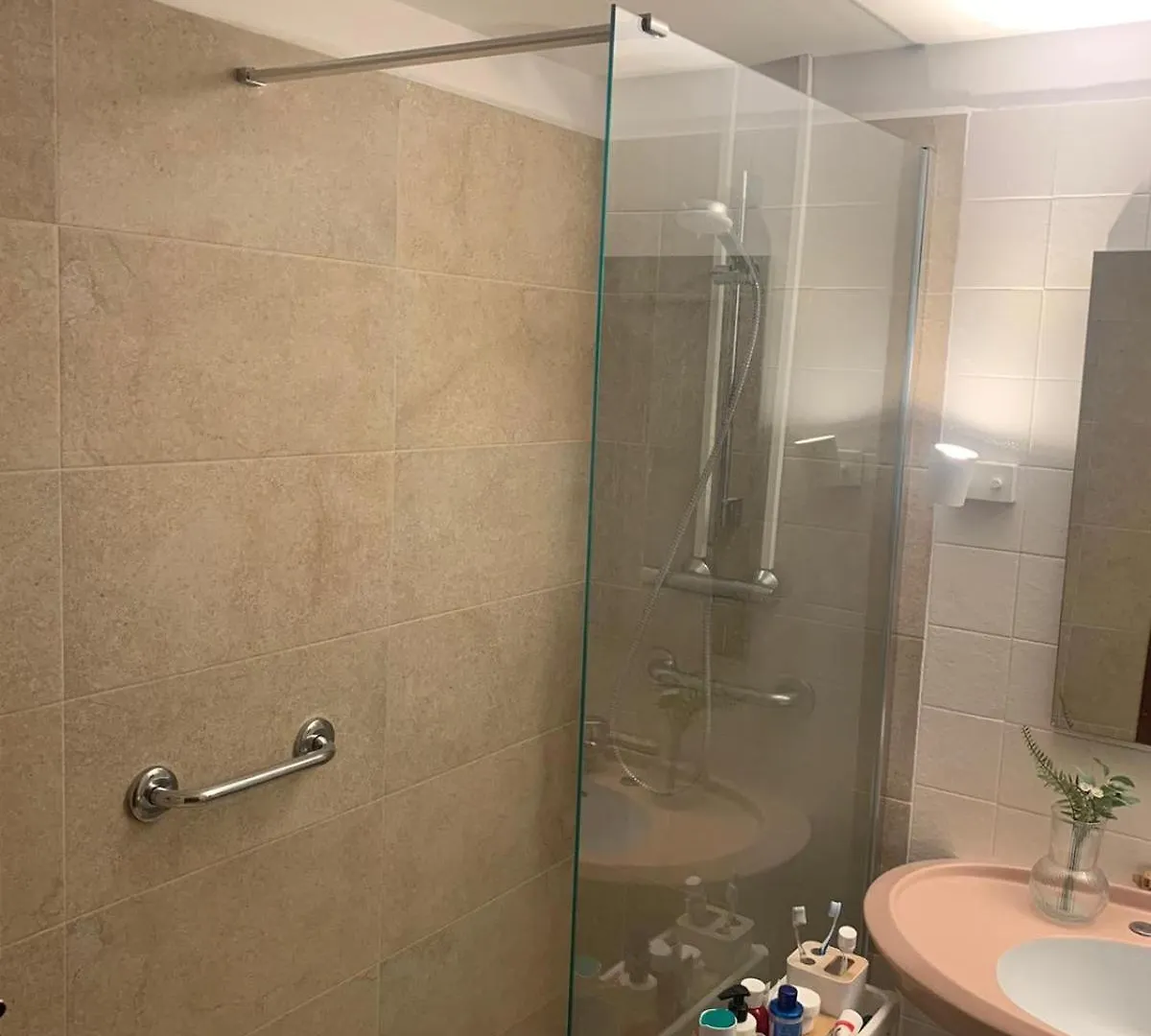 Habitacion Privada En Piso Compartido Lepanto Barcelona Hostal
