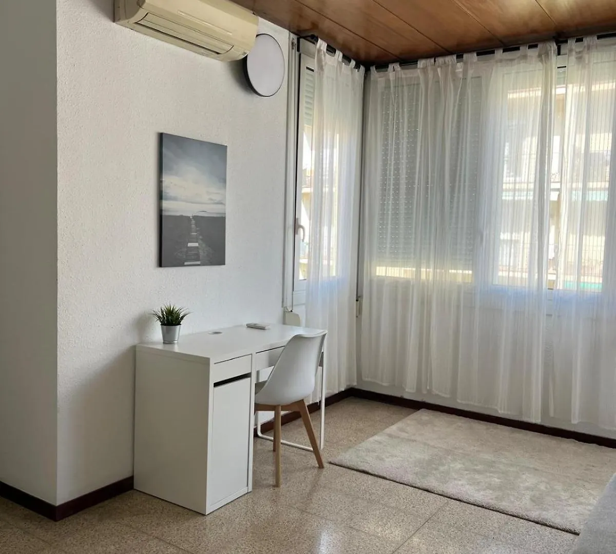 Habitacion Privada En Piso Compartido Lepanto Barcelona Hostal